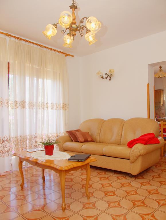 Apartment Taja Ližnjan Extérieur photo