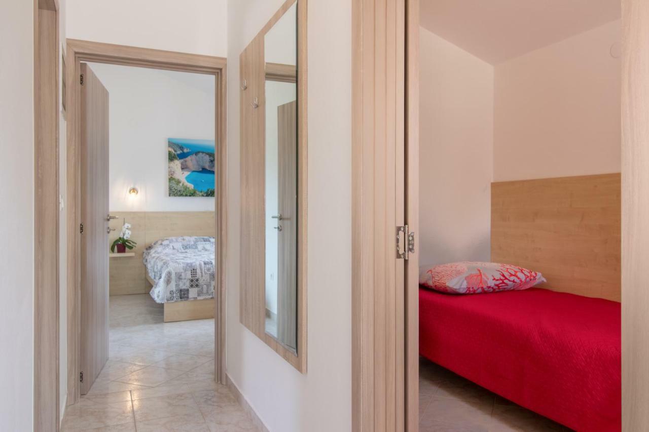 Apartment Taja Ližnjan Extérieur photo