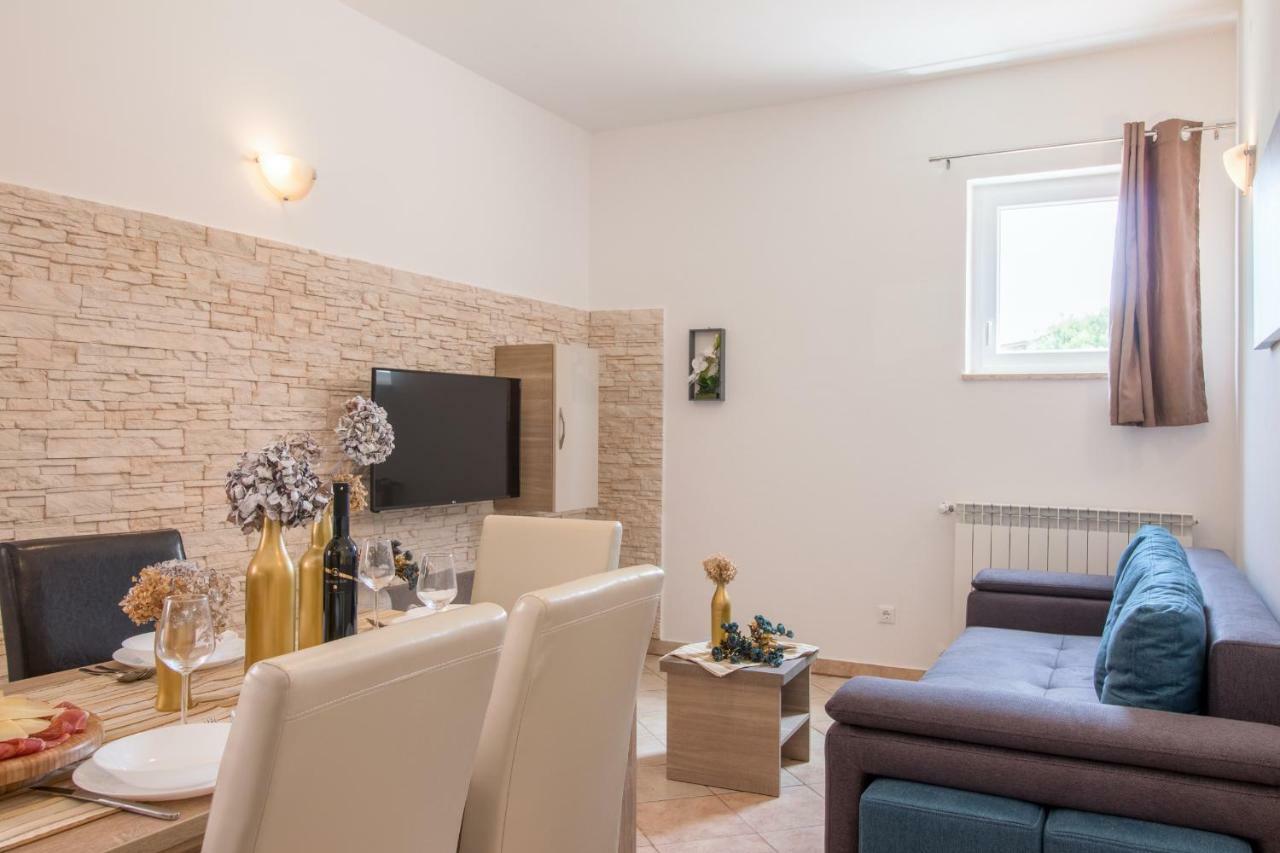 Apartment Taja Ližnjan Extérieur photo