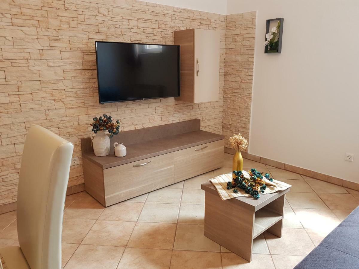 Apartment Taja Ližnjan Extérieur photo