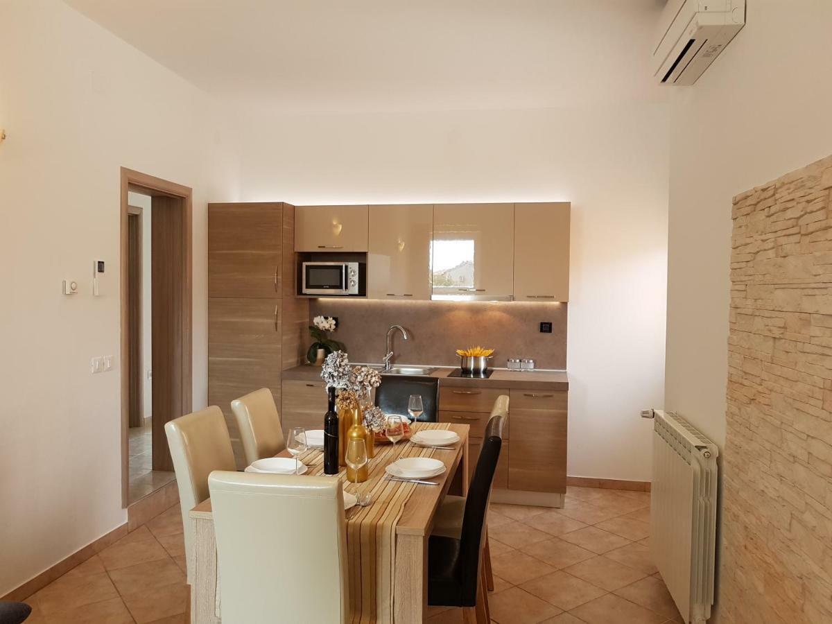Apartment Taja Ližnjan Extérieur photo
