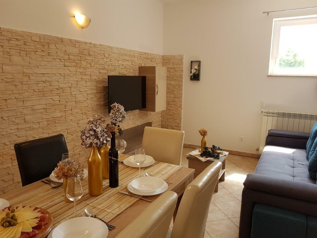 Apartment Taja Ližnjan Extérieur photo